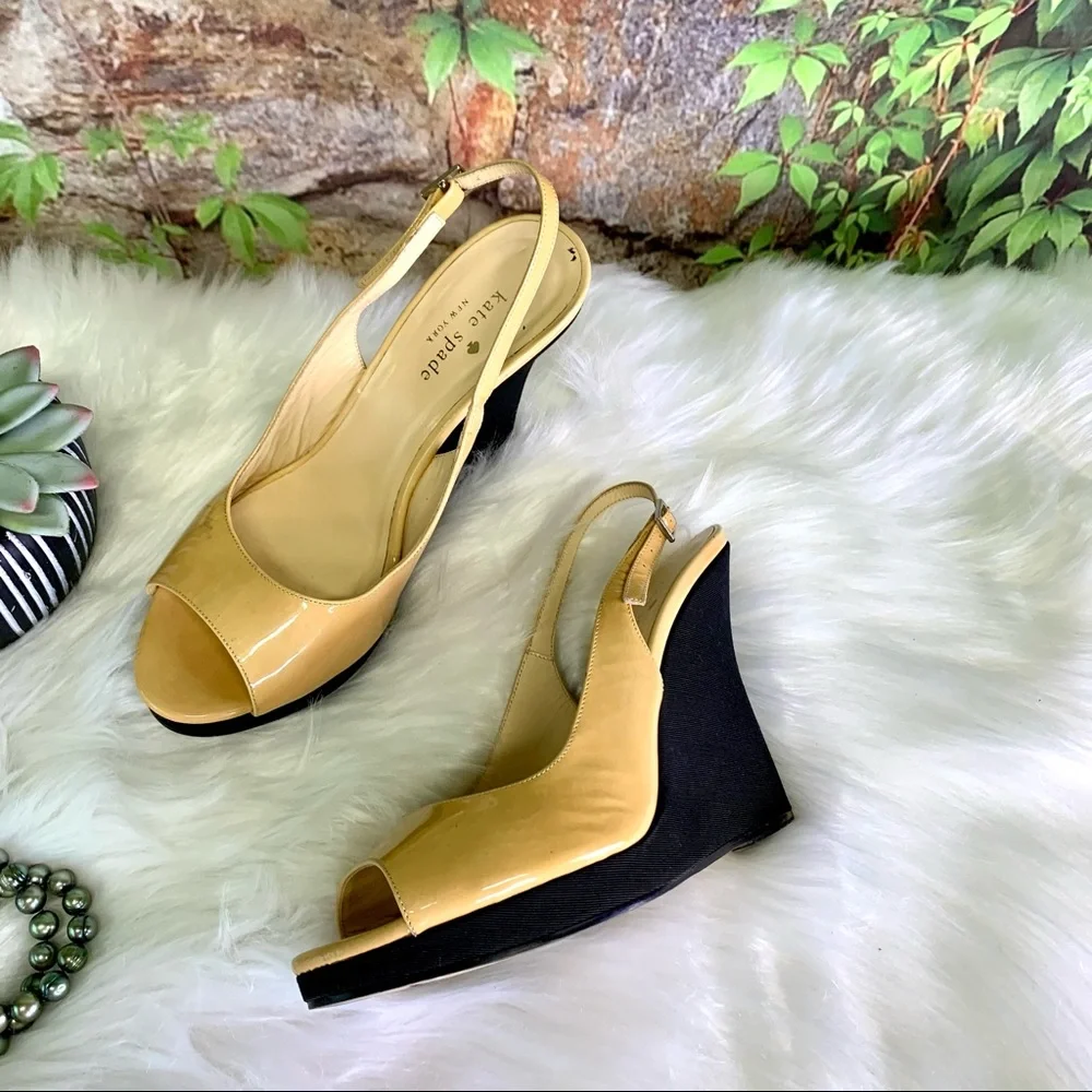 KATE SPADE Nude/Gold Peep Toe Patent Wedges, 8B